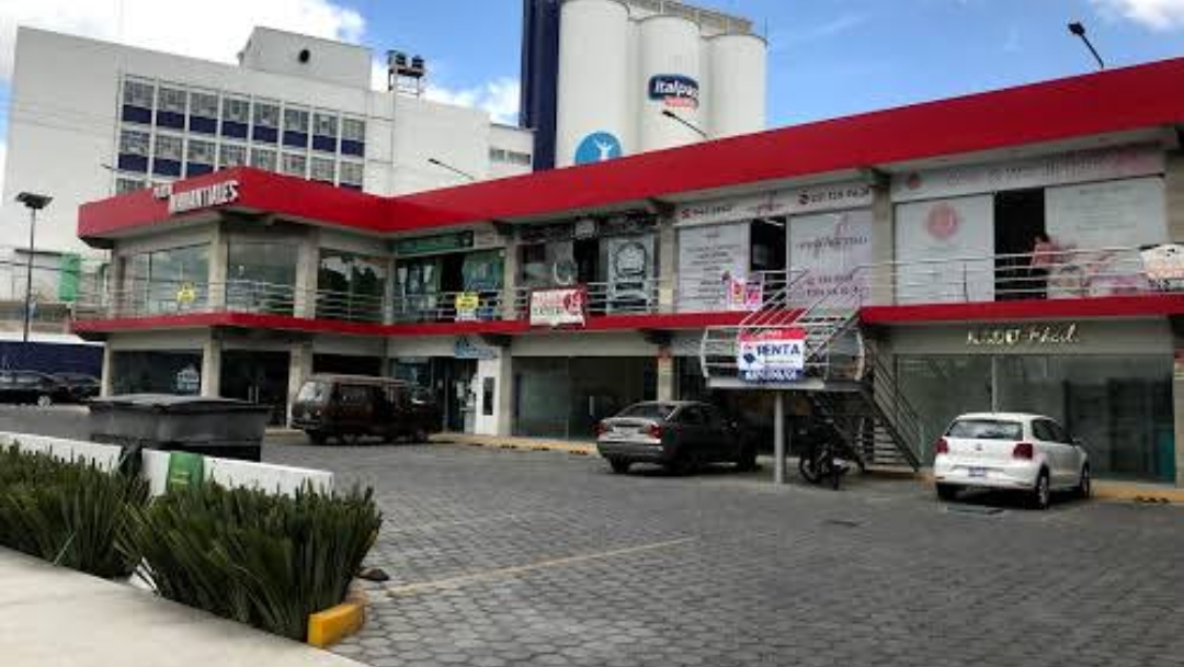 PLAZA MANANTIALES